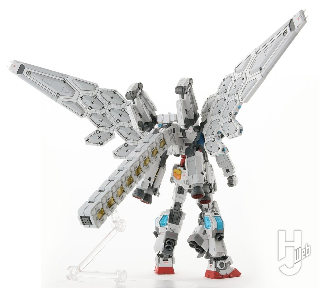 JUNIII製作「RX-78F00/E ガンダム EX-001 グラスフェザー装備」背面