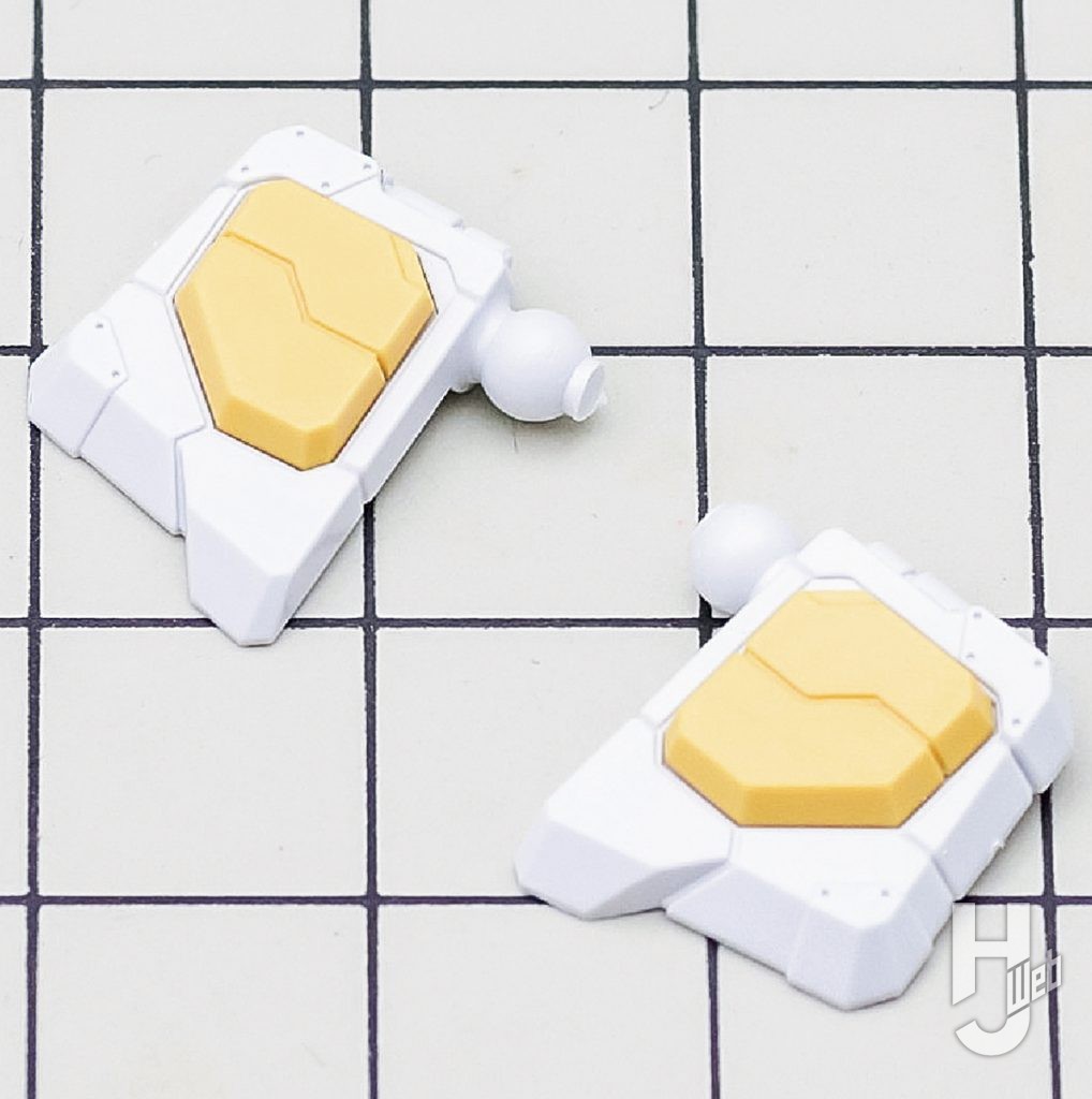 哀川和彦製作「RX-78F00/E ガンダムグラスフェザー装備」腰部フロントアーマー製作3