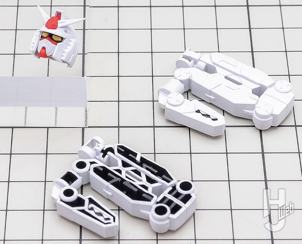 哀川和彦製作「RX-78F00/E ガンダムグラスフェザー装備」筆塗り5