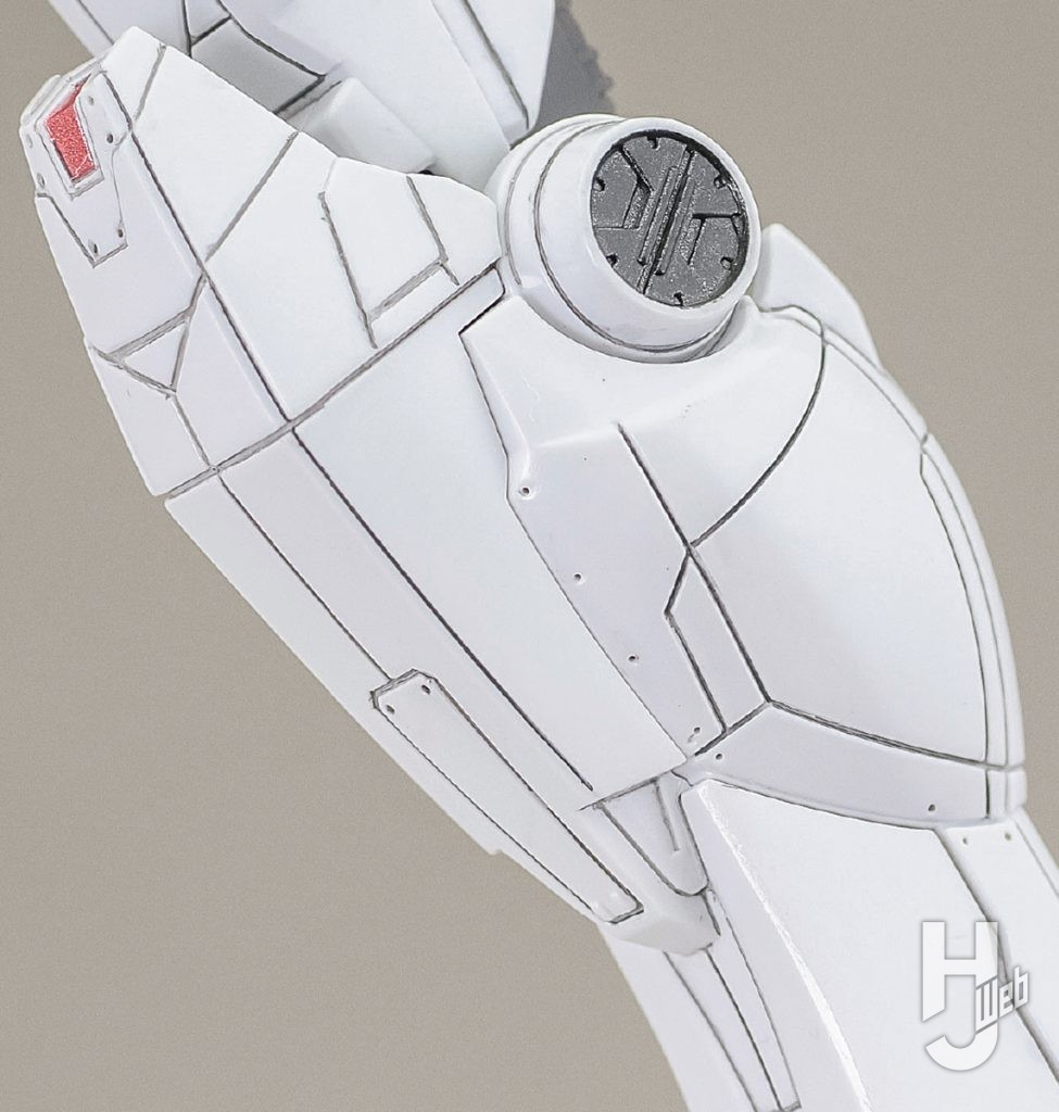 哀川和彦製作「RX-78F00/E ガンダムグラスフェザー装備」スミ入れ3