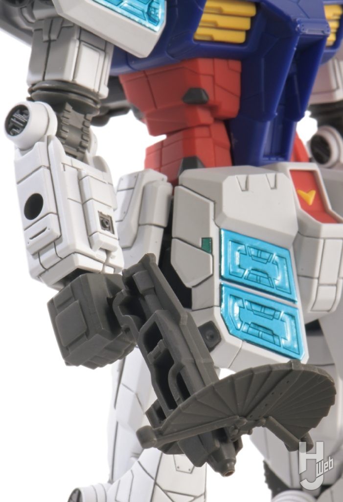 哀川和彦製作「RX-78F00/E ガンダムグラスフェザー装備」ビーム溶接ガン展開