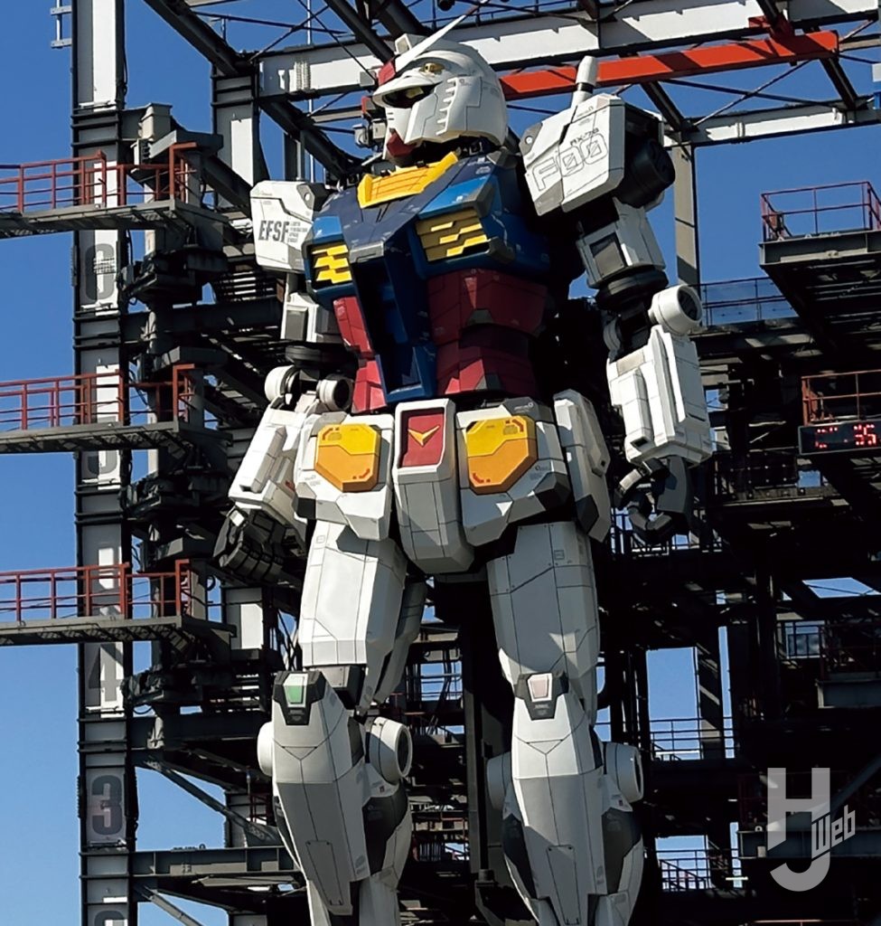 横浜の実物大“動くガンダム”
