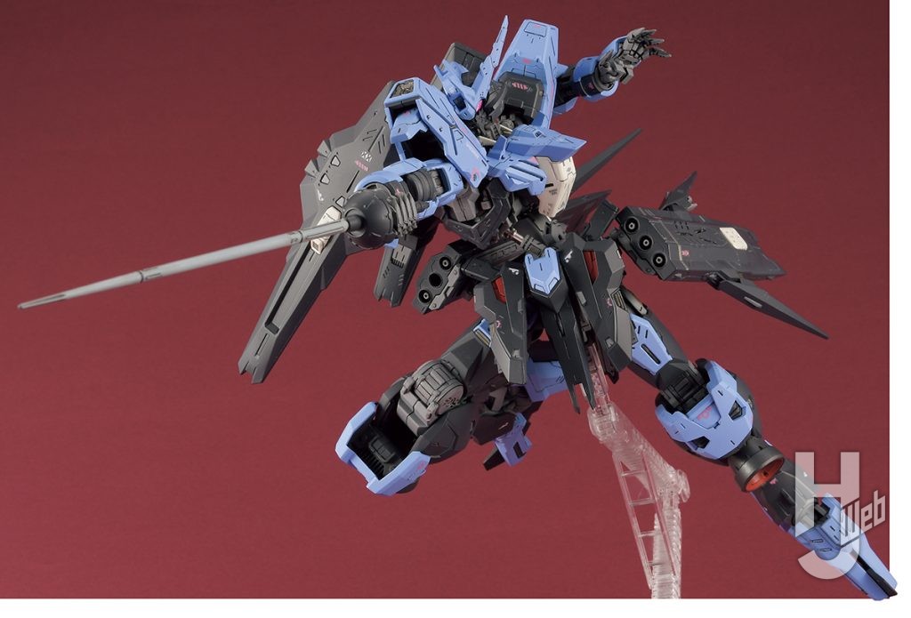渡辺圭介製作「ガンダム・ヴィダール」ポージング例