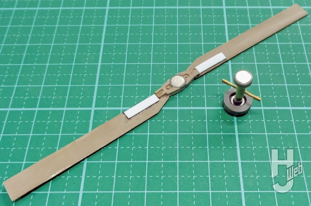 田仲正樹製作「ヘルコプター」メインローター製作途中