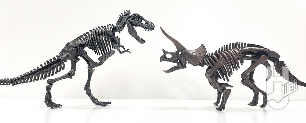 ウラベヒロト（アーミック） 製作「トリケラトプス」と「ティラノサウルス」