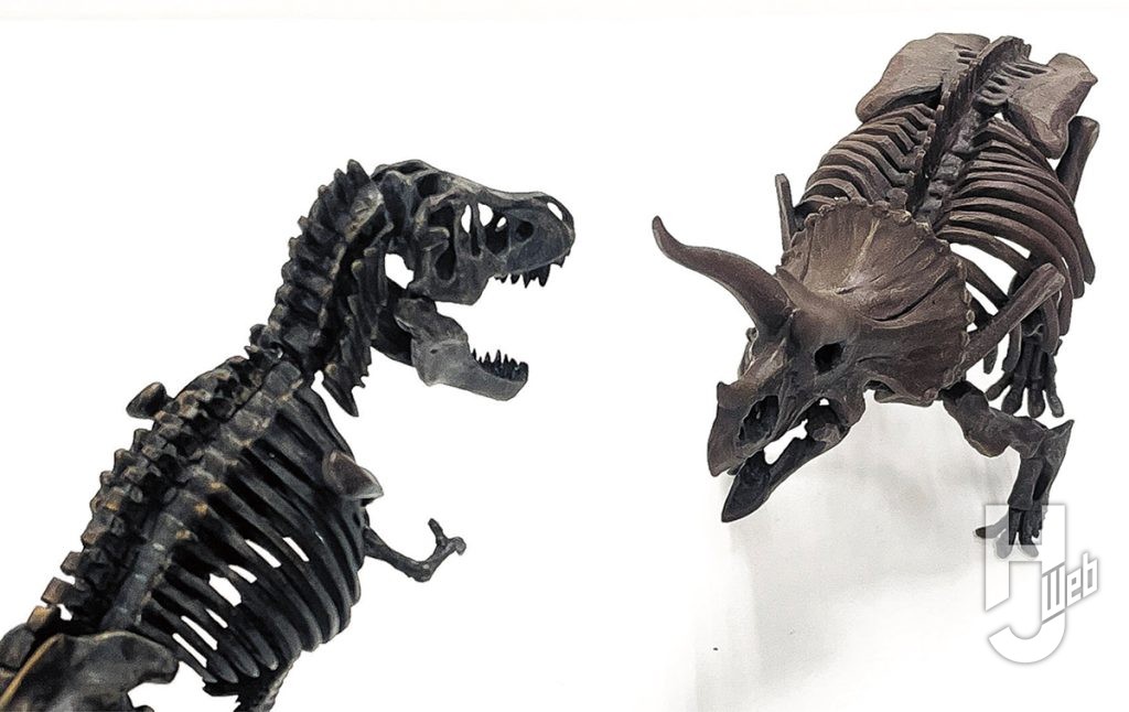 ウラベヒロト（アーミック） 製作「トリケラトプス」と「ティラノサウルス」対決