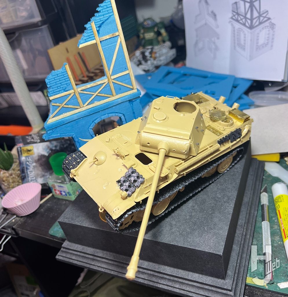 野島哲彦製作「ドイツパンターG型最後期生産型」製作途中