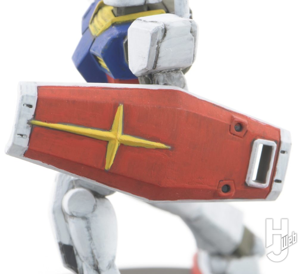 「ガンダムアッセンブル」シールド赤塗装後