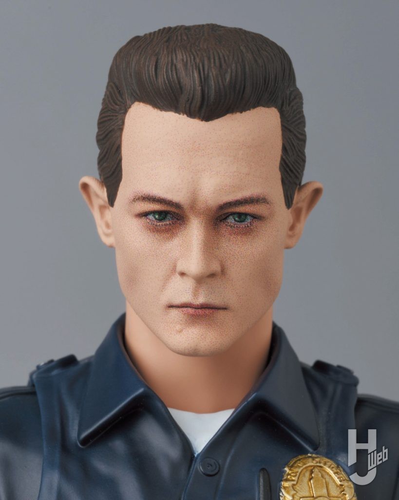 T-1000の可動フィギュアの表情のアップ画像その1