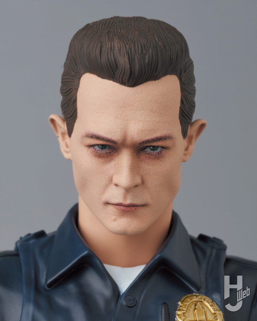 T-1000の可動フィギュアの表情のアップ画像その2