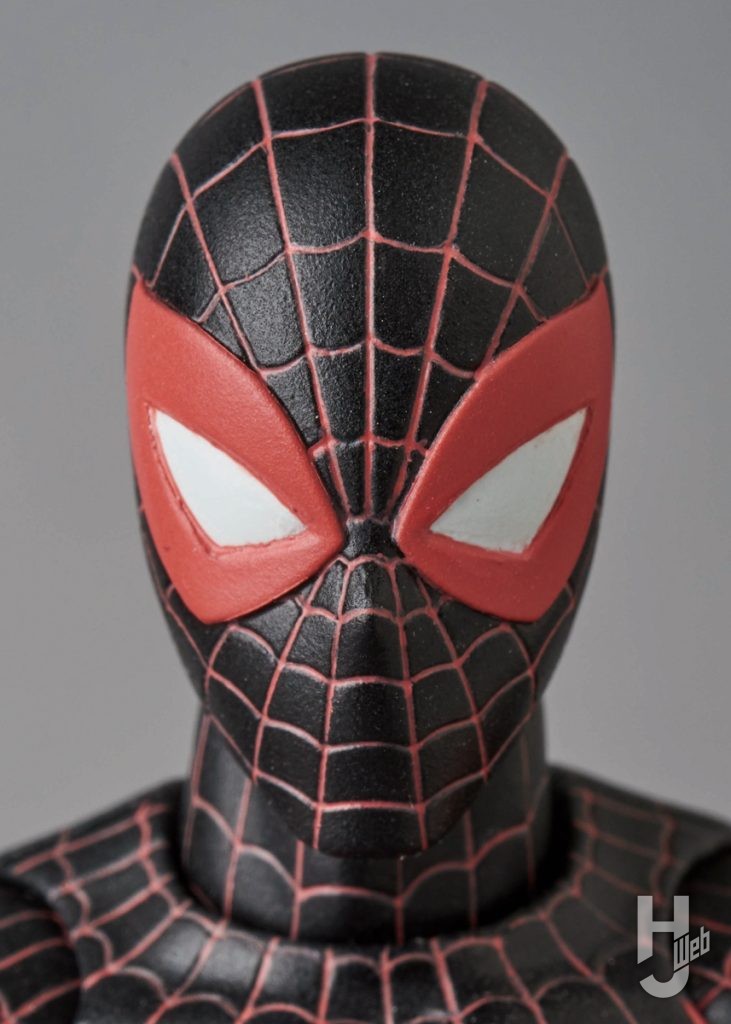 マイルズ・モラレスの可動フィギュアの表情のアップ画像その2