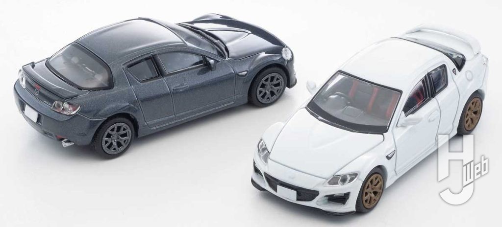 マツダ RX-8 TypeRS（グレー）2011年式、マツダ RX-8 スピリットR（白）2012年式