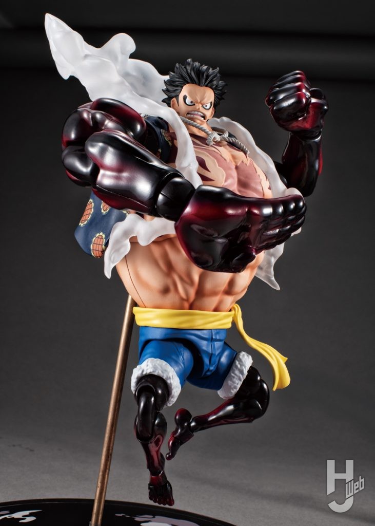 モンキー・D・ルフィの可動フィギュアの全体画像その2