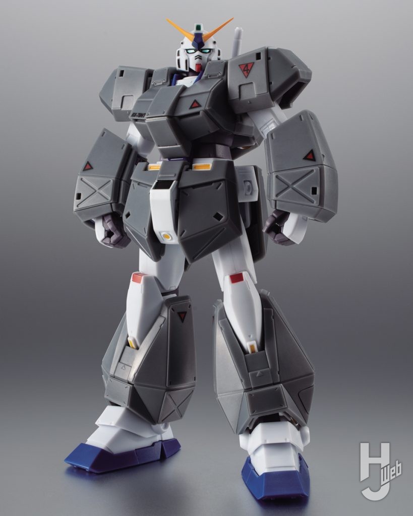 チョバム・アーマー装備のガンダムNT-1の可動フィギュアの画像