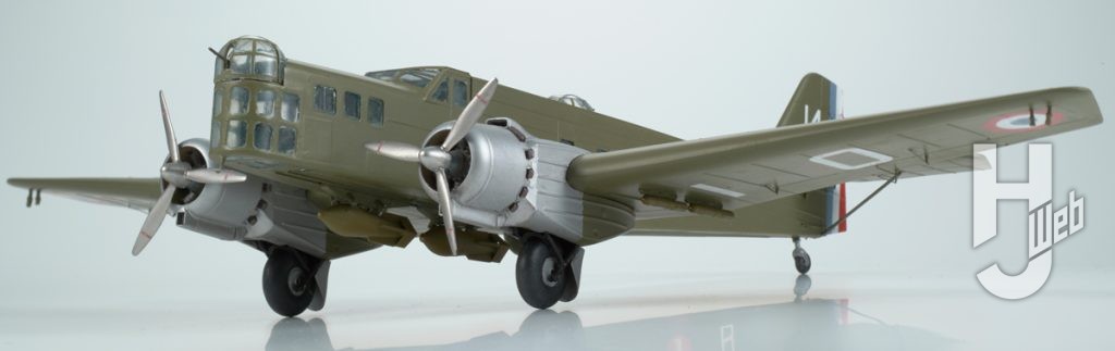 ブロック MB.210 爆撃機 (初期型)
前面