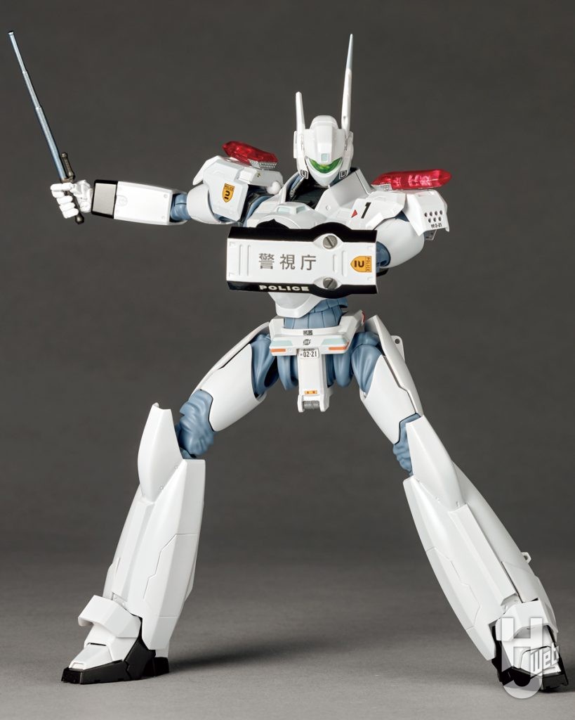 リボルテック「イングラム・プラス(AV-98plus)」のポージング画像