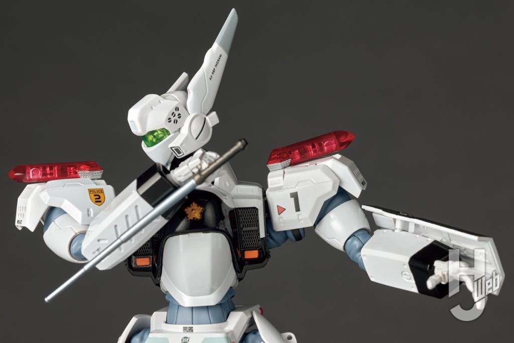 リボルテック「イングラム・プラス(AV-98plus)」のポージング画像3枚目