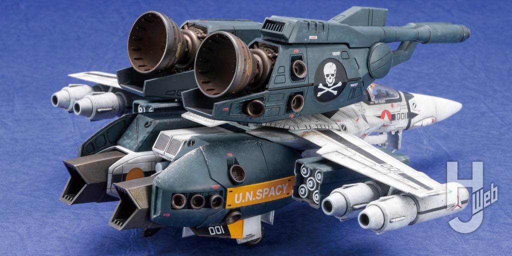 VF-1S ストライクバルキリー（ロイ・フォッカー機）　後ろ
