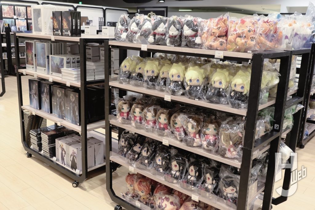 スクウェア・エニックスポップアップストアのグッズ売り場の画像その2