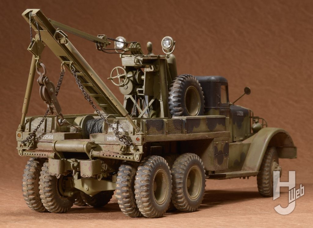 アメリカ軍 ワード・ラ・フランス M1000 シリーズ2 重レッカー車
背面