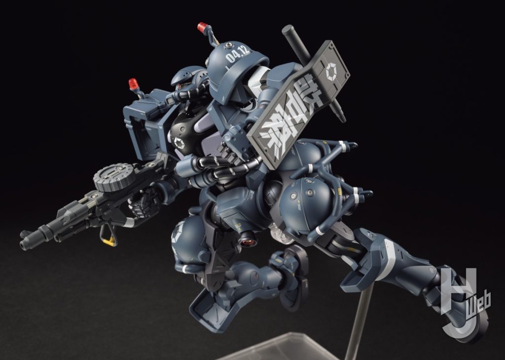 軍警ザクのプラモデルの全体画像その3