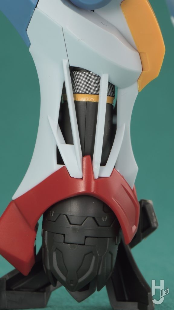 GQuuuuuuXのプラモデルの脚の加工のビフォア画像