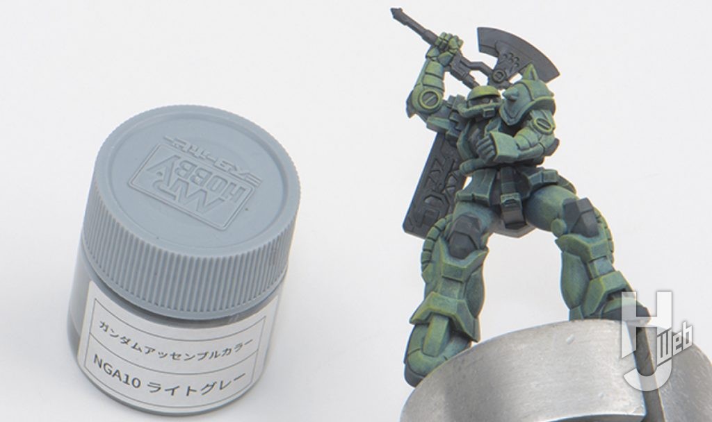 ガンダムアッセンブルキット作例「Zeon’s Rush」「TP-007A ザクII」とライトグレー塗料