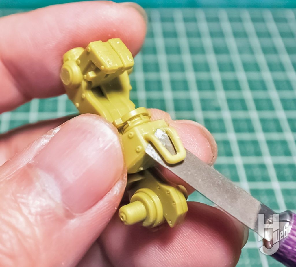 WAP スミス製作「ミルクトゥース」製作途中ヒジのフックヤスリがけ2