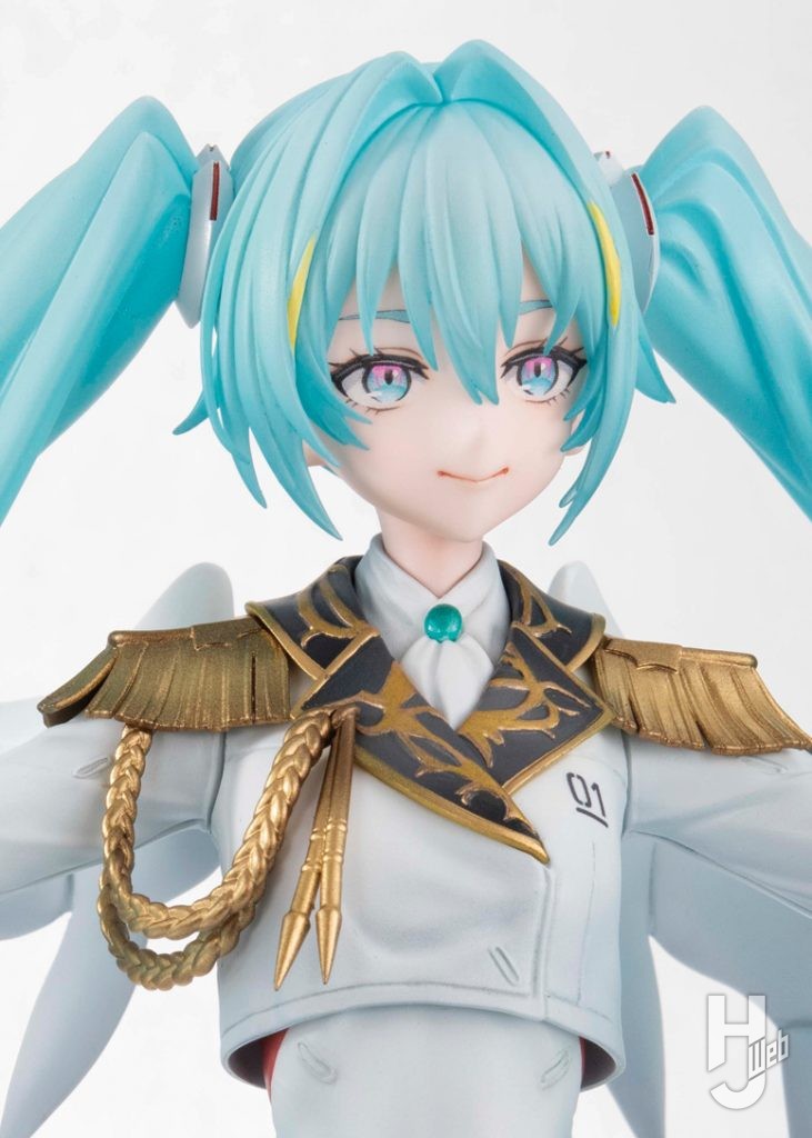ウイングガンダムゼロEWモチーフの初音ミクのフィギュアのアップ画像その2