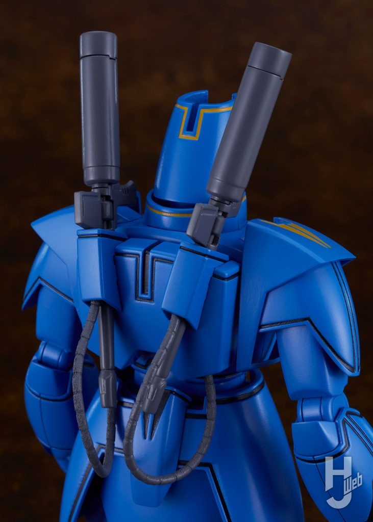 MODEROID「ゴーグ」のパルスランチャー装備時の背面画像