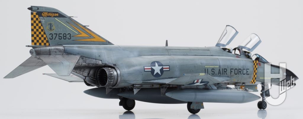 アメリカ空軍 F-4C 戦闘機
後ろ2