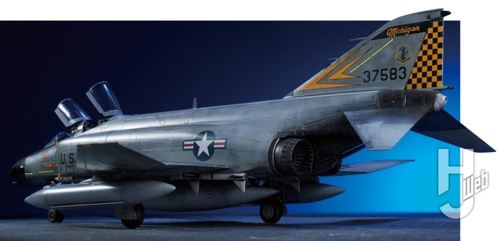 アメリカ空軍 F-4C 戦闘機
後ろ1
