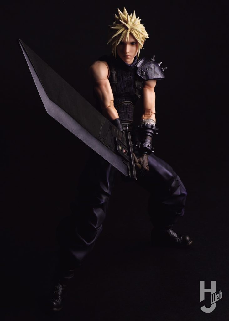 クラウド・ストライフの可動フィギュアの全体画像その3