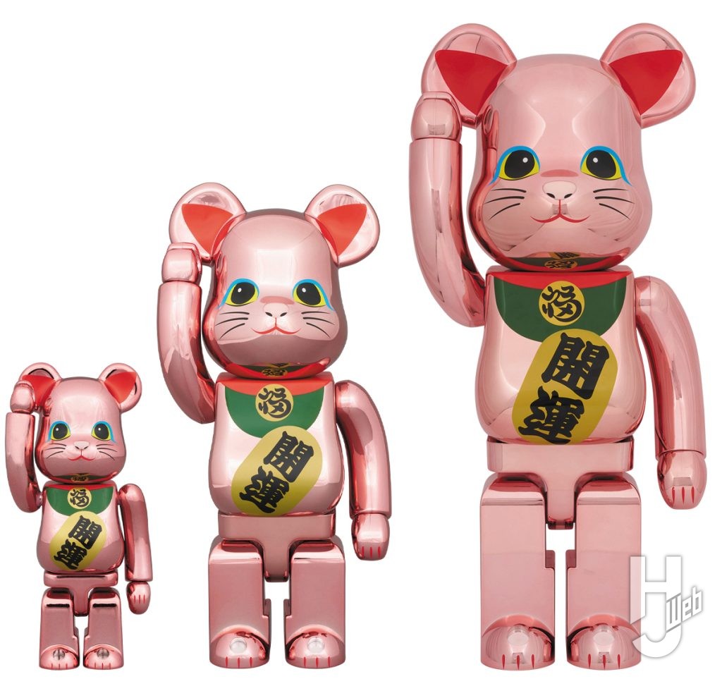 桃金メッキの招き猫のベアブリックの画像