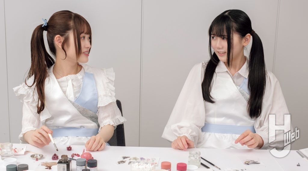高柳光花と荒井芽依プラモデル塗装を終えて