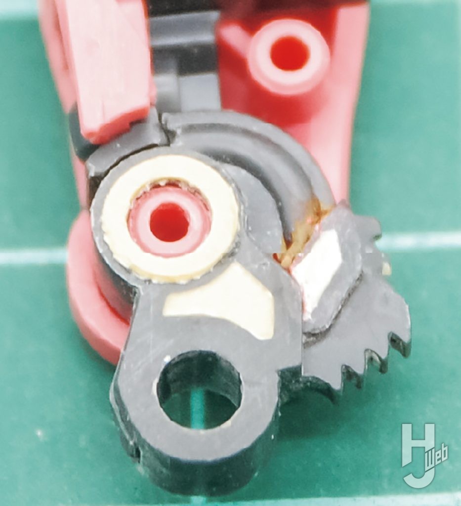SSC製作「赤いガンダム」ヒザ関節製作途中