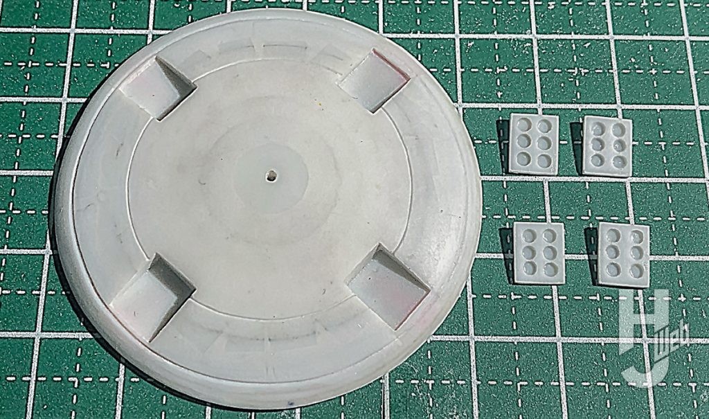 赤澤経治製作「HG レオン」盾製作途中