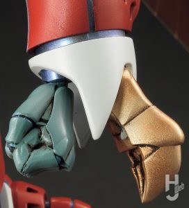 只野☆慶製作「R3 ビルバイン」握り拳アップ