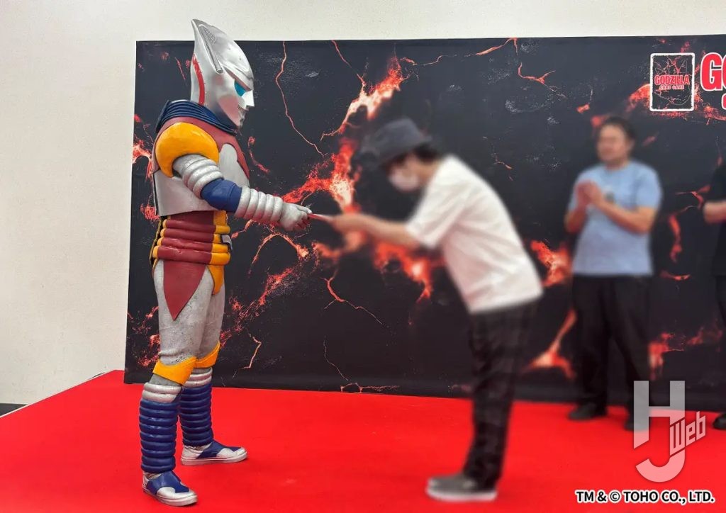 ジェットジャガーさんによる表彰式の模様