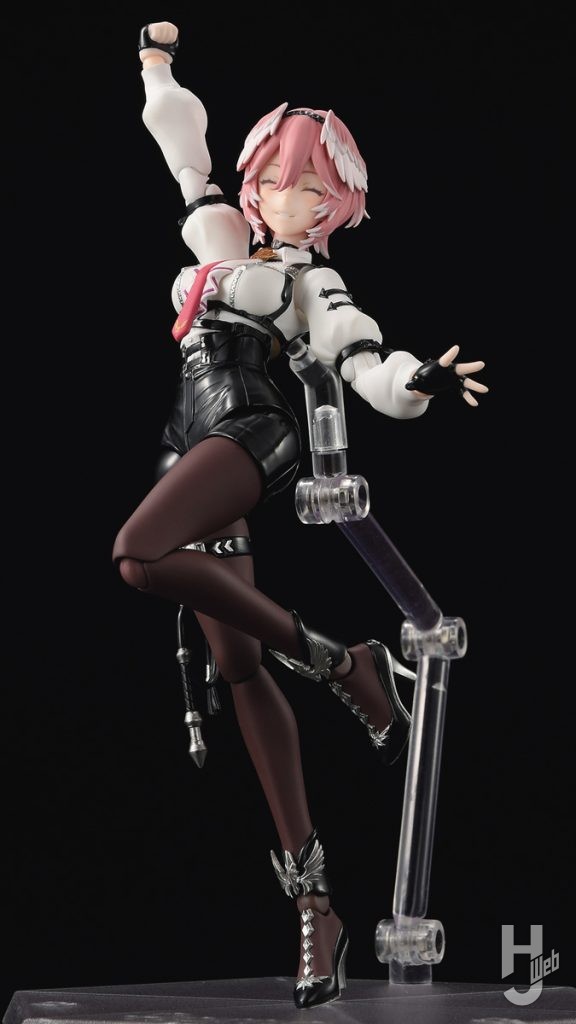 鷹嶺ルイの可動フィギュアの全体画像その1