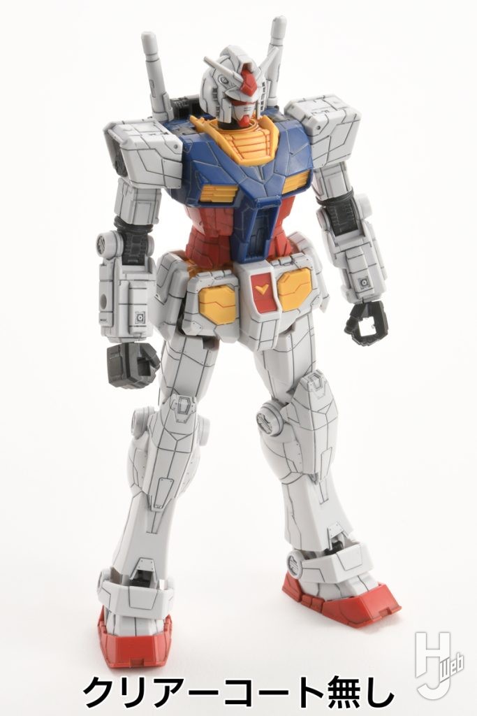 スミ入れのみを施したエントリーグレードガンダムの全身画像2枚目