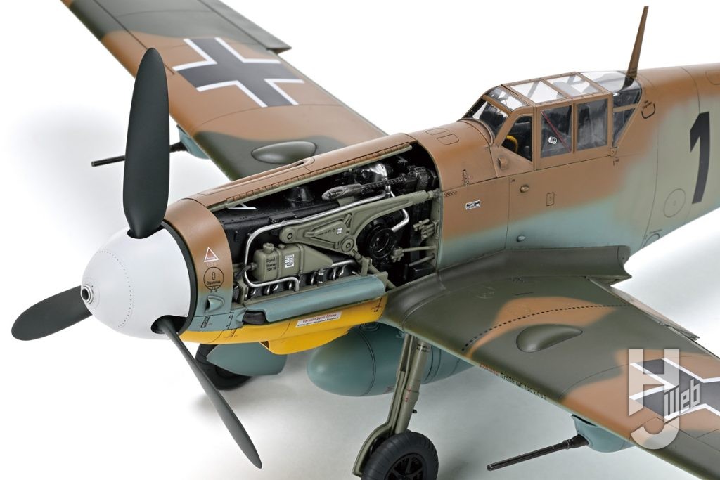 SWS 1/32 メッサーシュミット Bf 109 G-4　カウルを開いた状態

