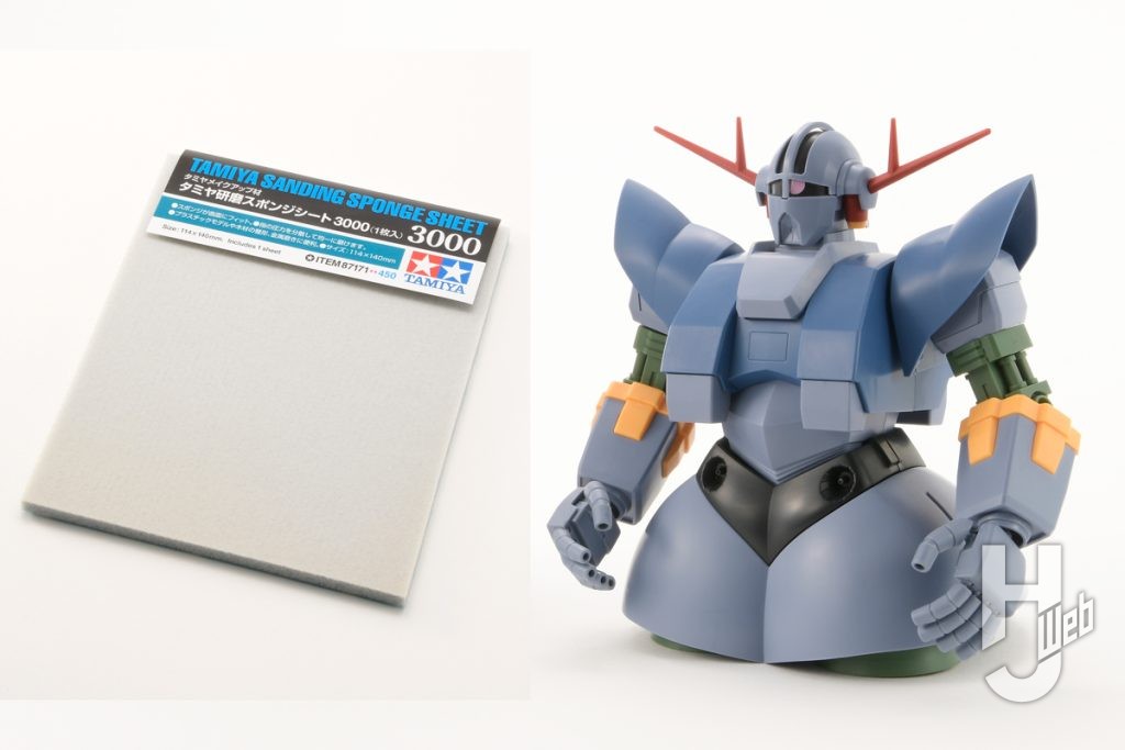ジオングのガンプラとスポンジヤスリの画像
