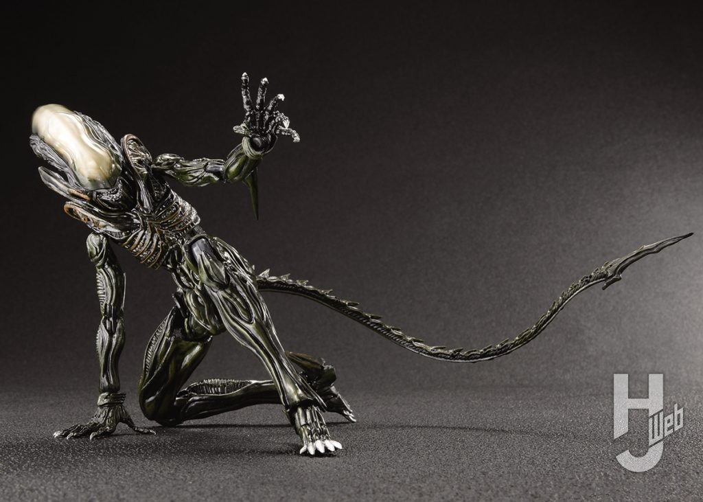 エイリアンのゼノモーフの可動フィギュアの全体画像その4