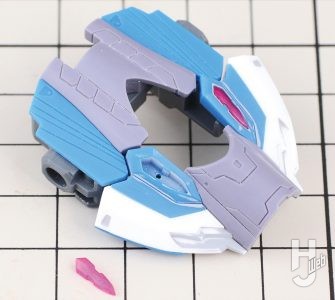 哀川和彦製作「VF-31J ジークフリード（ハヤテ・インメルマン機）」サブエアインテーク製作途中