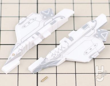 哀川和彦製作「VF-31J ジークフリード（ハヤテ・インメルマン機）」腕部レールガン製作途中