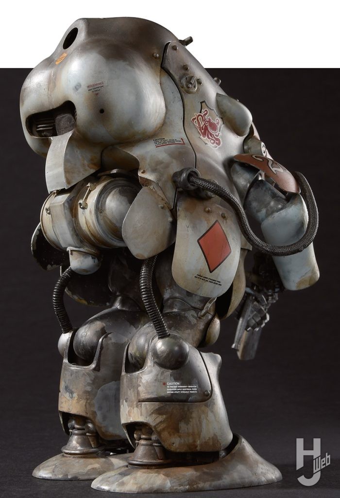 横山宏製作「重装甲戦闘服 MK44G-6 ゴールドナイト」背面