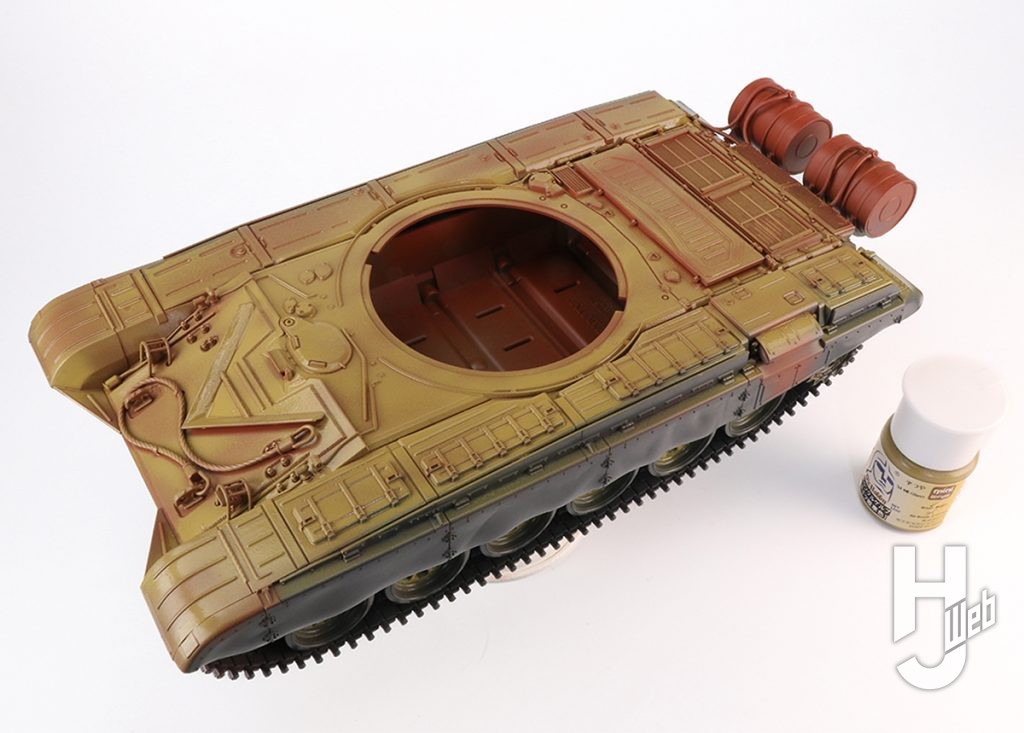けんたろう製作「旧ソビエト T-72 M1戦車」製作途中チッピング液が乾いたら本体塗装