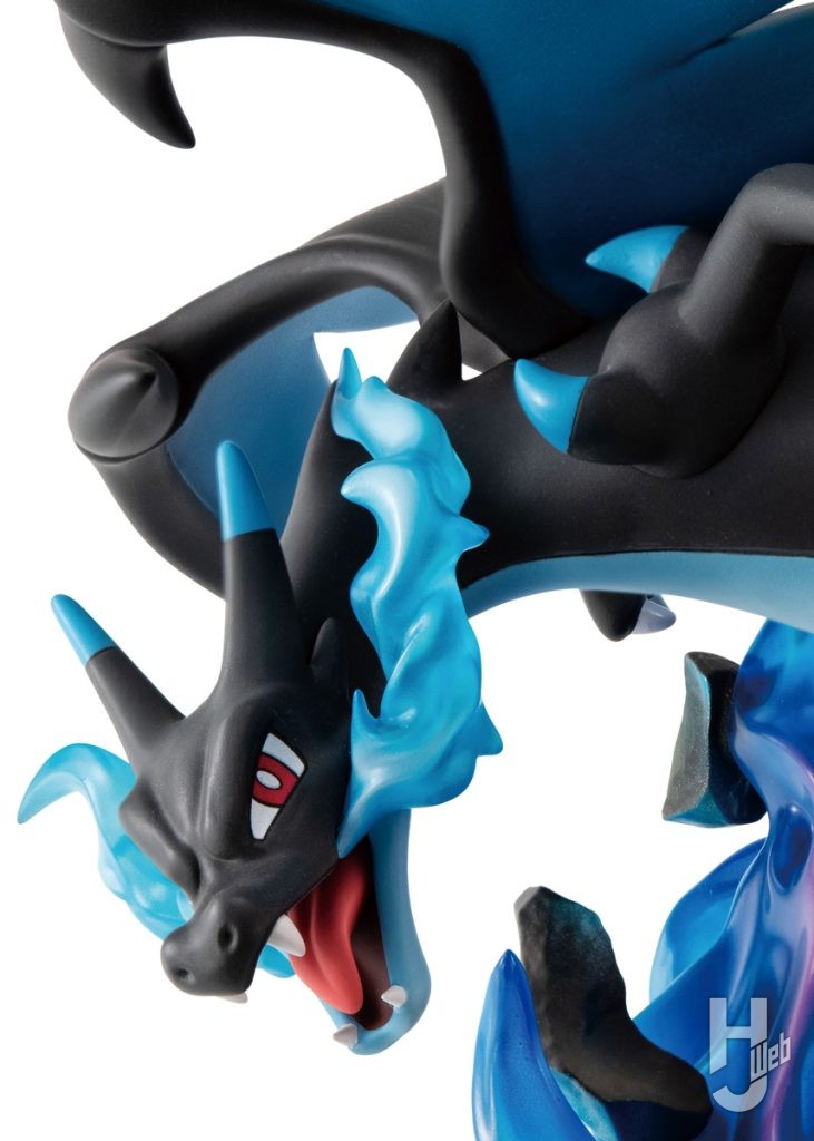 メガリザードンXのフィギュアのアップ画像