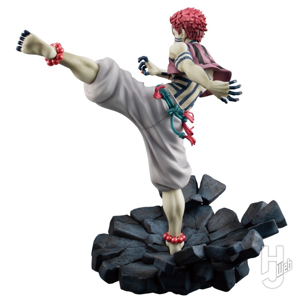 猗窩座のフィギュアの全体画像